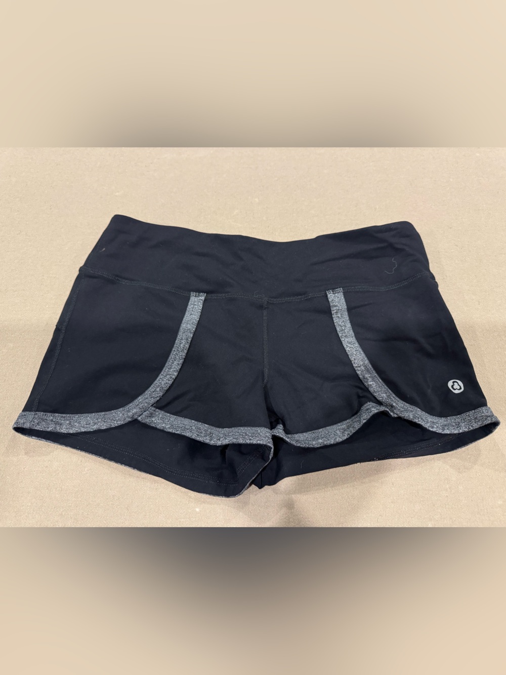 Titika athletic shorts 10 black grey